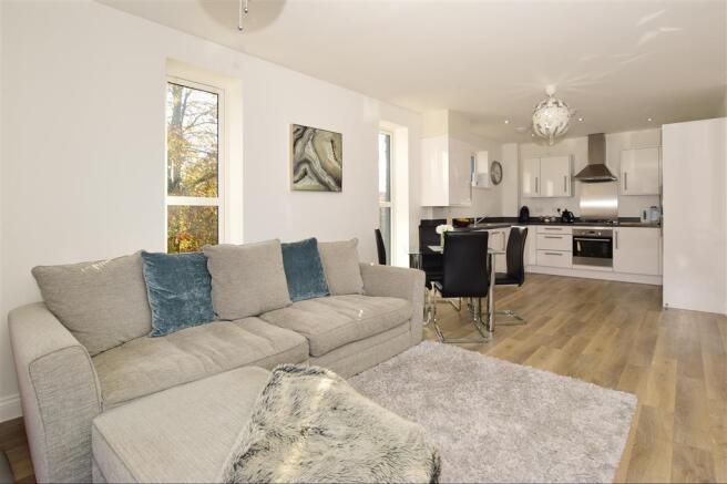 Lounge/Kitchen Area