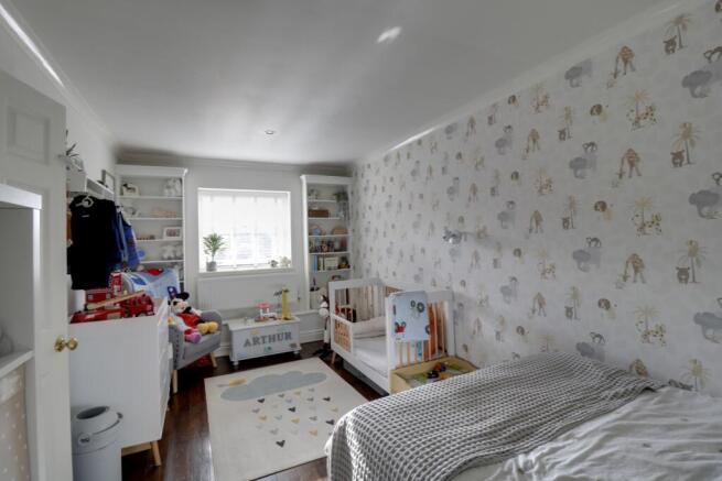 Bed 3 b