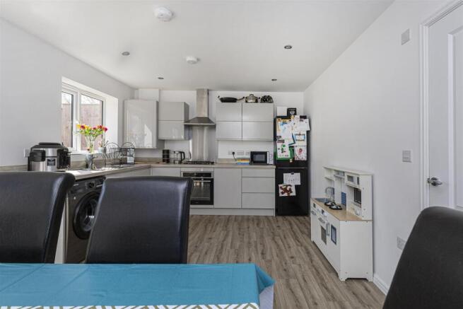 3 bed Town House for sale Image 12