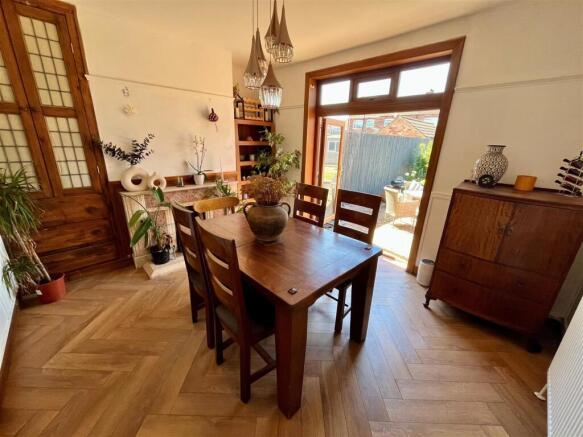 Dining Room.jpg