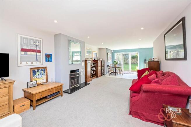 Manor Close, 28-008.JPG