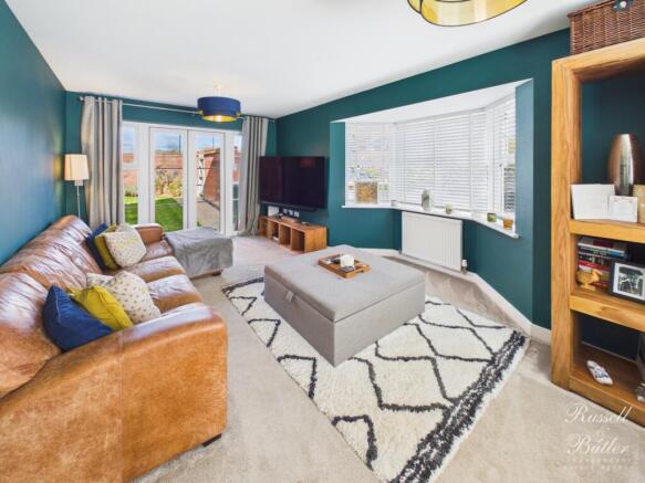 CAM01995G0-PR0428-STILL005