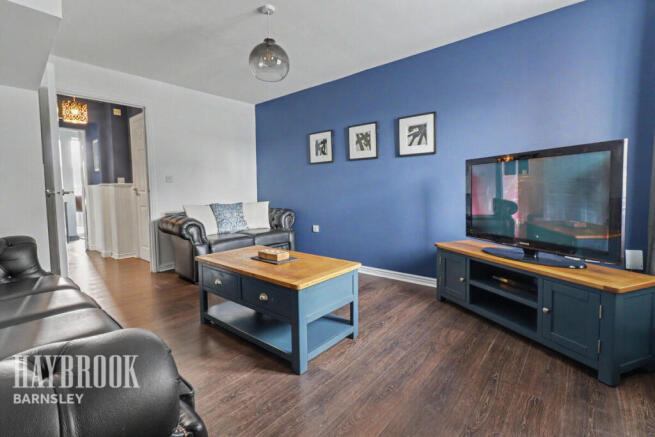 3 bed Semi-Detached for sale Image 4