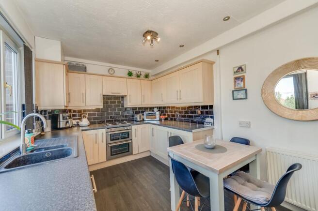 KITCHEN/DINER AND LOUNGE