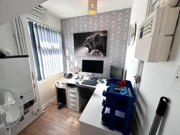 3 bed Terraced for sale Image 9