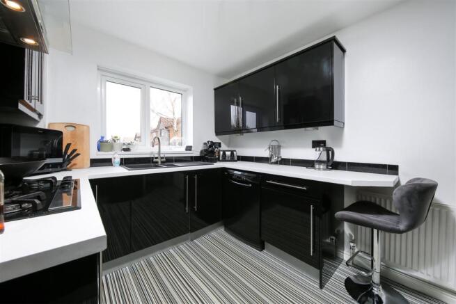 Kitchen2.jpg