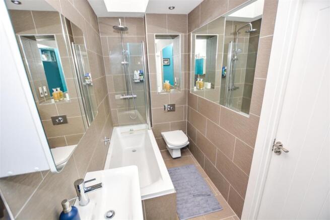 JACK AND JILL LUXURY BATHROOM