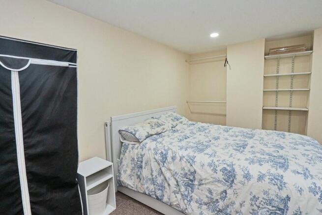 5 bed Terraced for sale Image 12