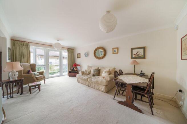 Living/dining room