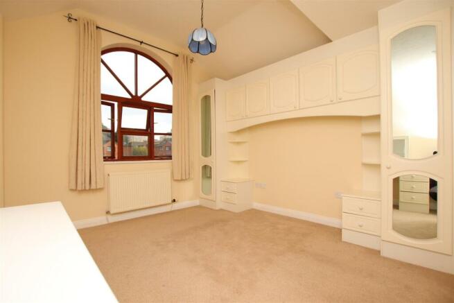 Bedroom 1.JPG