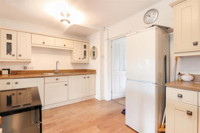 Kitchen3.jpg