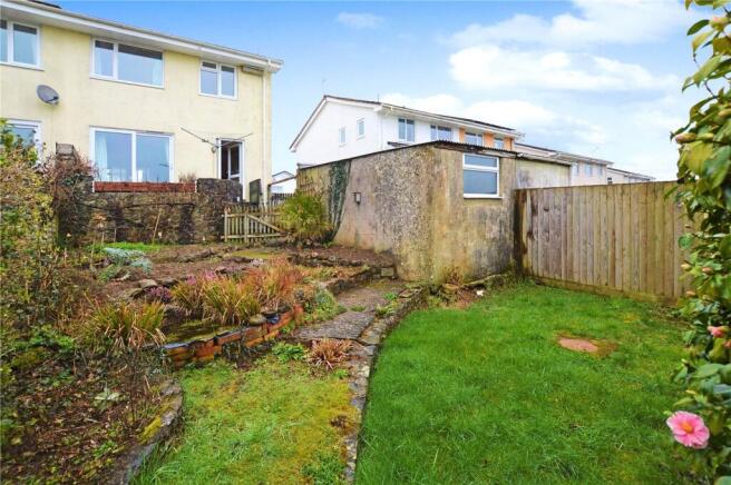 3-bed semi-detached on Oaklands Park, Buckfastleigh, Devon, £275,000