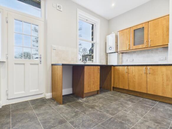 2 bed Flat to rent Image 5