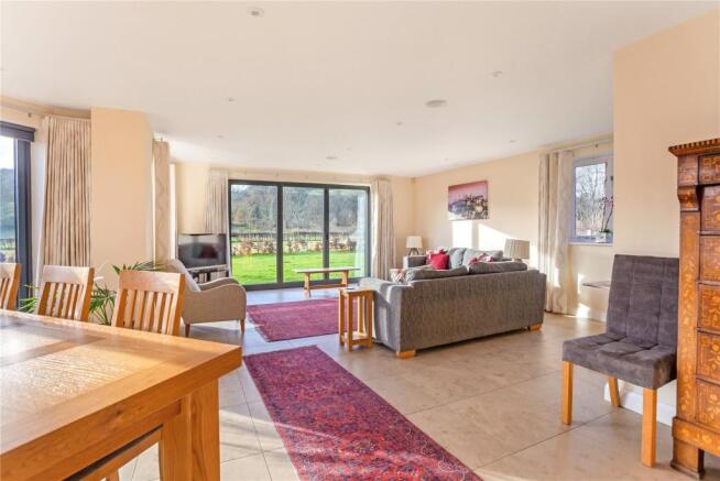 Dining/Sitting Room