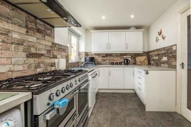 3 bed Bungalow for sale Image 8