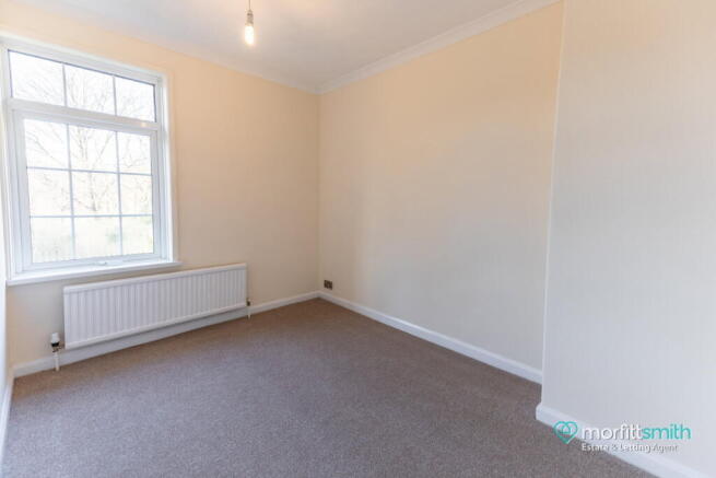 2 bed Terraced to rent Image 6