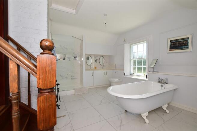 En-Suite Bathroom
