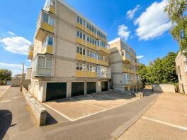 6, Forres House, Cameron Close, Brentwood CM14 5BS