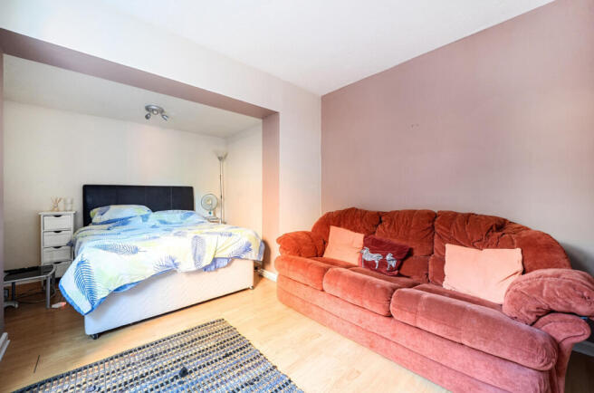 House in Wokingham - More