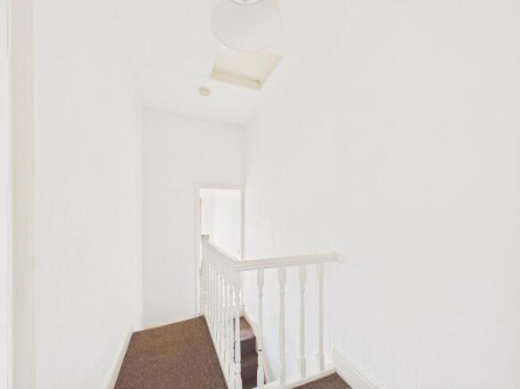3 bed Terraced for sale Image 8