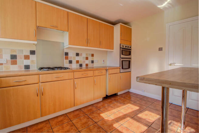 Kitchen / Breakfast Area (2)