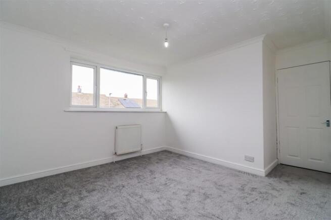3 bed Terraced for sale Image 6