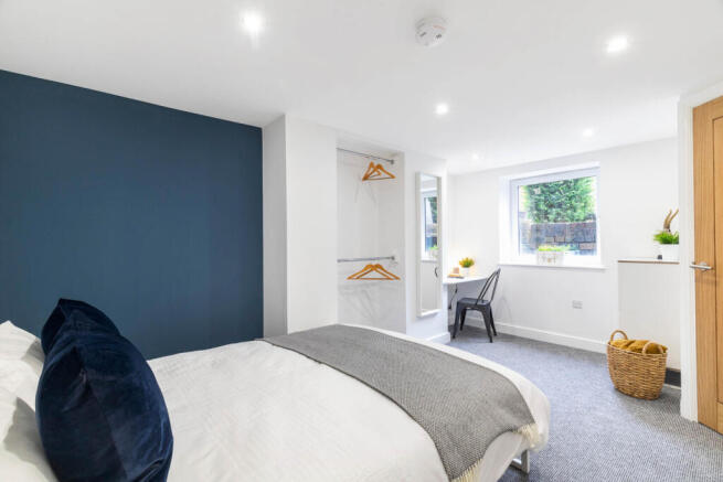 6 bed House to rent Image 12
