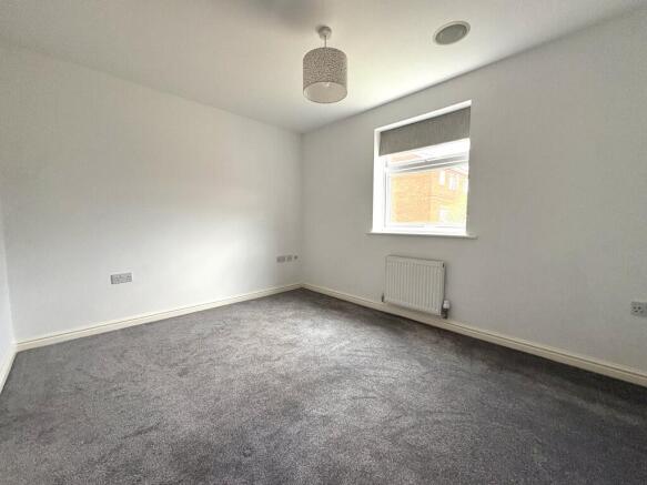 4 bed Detached to rent Image 7