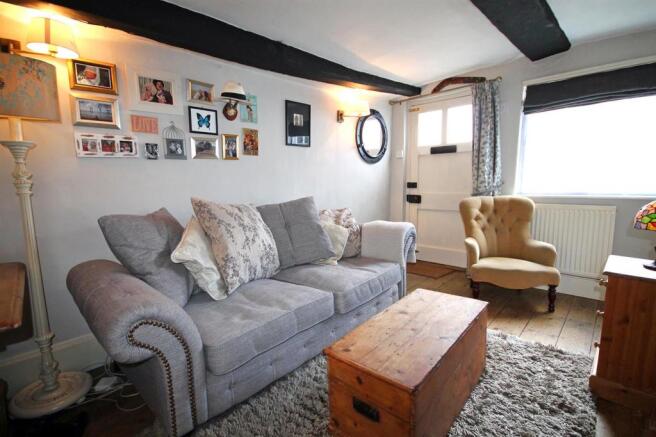 Living Room 2.jpg