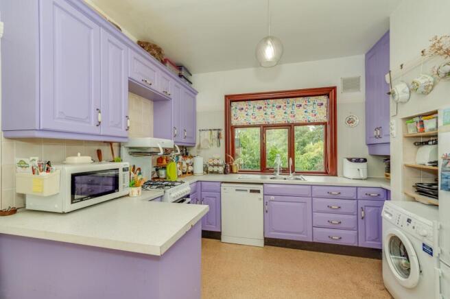 KITCHEN, DINER AND LOUNGE
