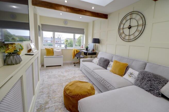 Sitting Room Bed Four Pic1