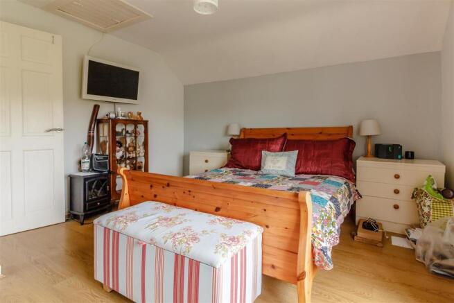 8388233-interior06.jpg