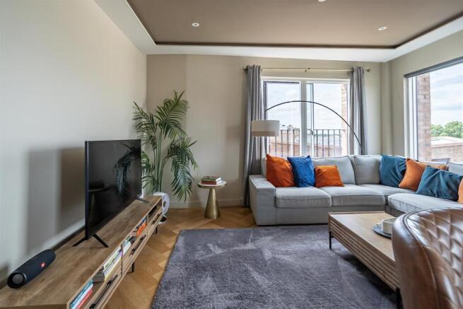 2 bed Apartment for sale Image 12