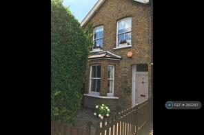 2, Beverley Cottages, Kingston Vale, London SW15 3RR