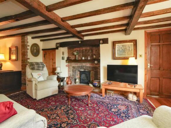 5 bed Detached for sale Image 6