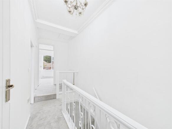 3 bed Terraced for sale Image 8
