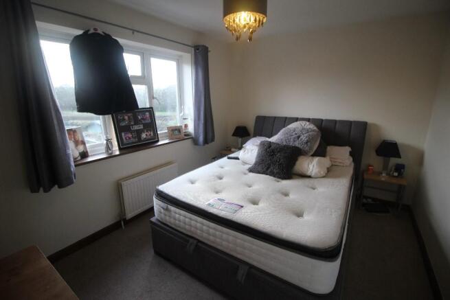 MAIN BEDROOM