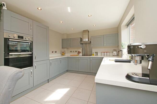 4 bed Detached for sale Image 4