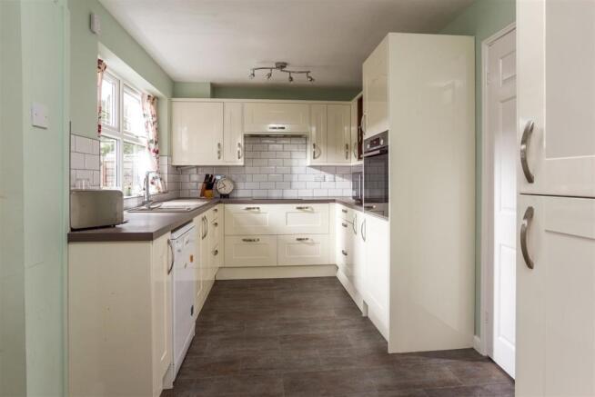 6 Dovehouse Drive-9.jpg