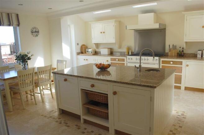 BREAKFAST KITCHEN
