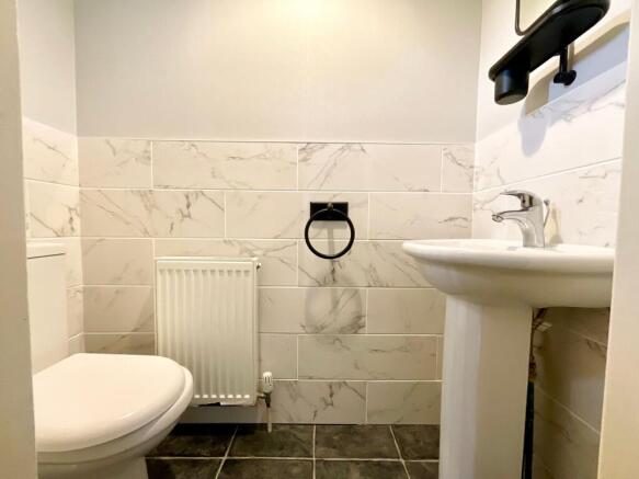 4 bed Link Detached House for sale Image 5