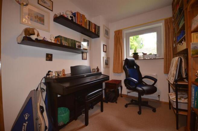 Bedroom 2 / Study