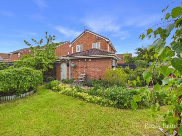 4 bed Detached for sale Image 12