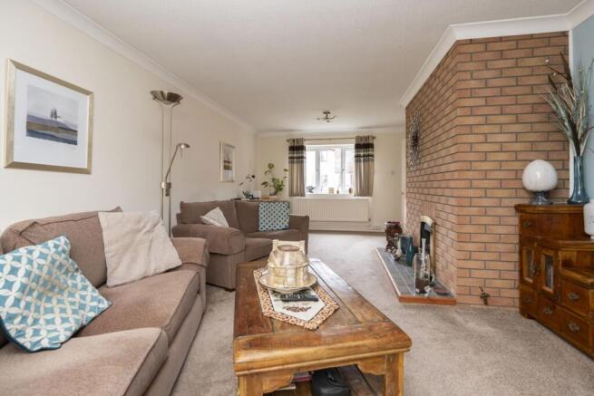 Lounge, West Stonebridge, Peterborough, Ewemove sa