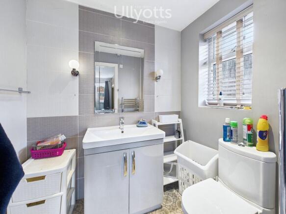 4 bed Detached for sale Image 12