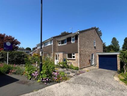 Located close to Henleaze High Street on Dorset Road, Henleaze