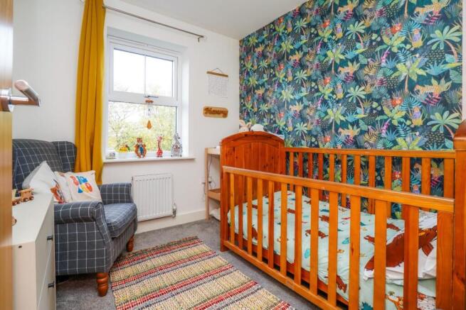 4 bed Semi-Detached for sale Image 9