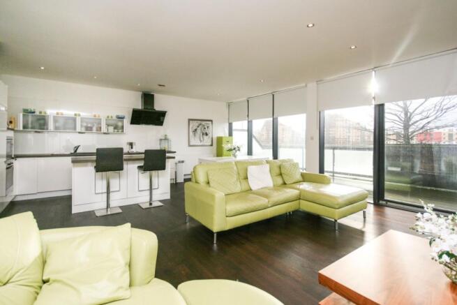 Lounge / Kitchen
