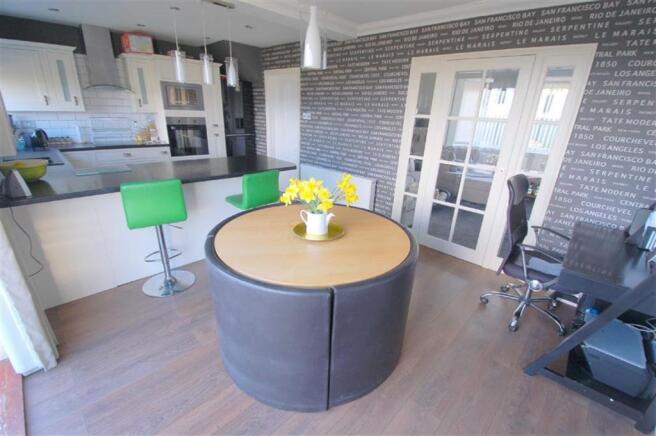 Fitted Kitchen/Dinin