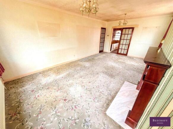 3 bed Semi-Detached Bungalow for sale Image 12